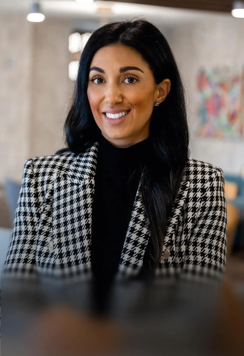 Dr. Louisa Nicola